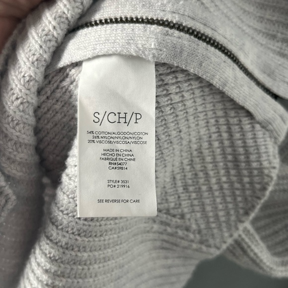 - Cabi women’s Deep V Neck Sweater Gray Cloud Side Zip Ribbed Knit Size small - Picture 7 of 7